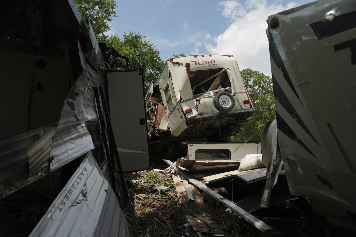 PHOTO COLLECTION: Texas floods leave dozens dead and missing as rescuers search devastated landscape | iNFOnews.ca PHOTO COLLECTION: Texas floods leave dozens dead and missing as rescuers search devastated landscape | iNFOnews.ca