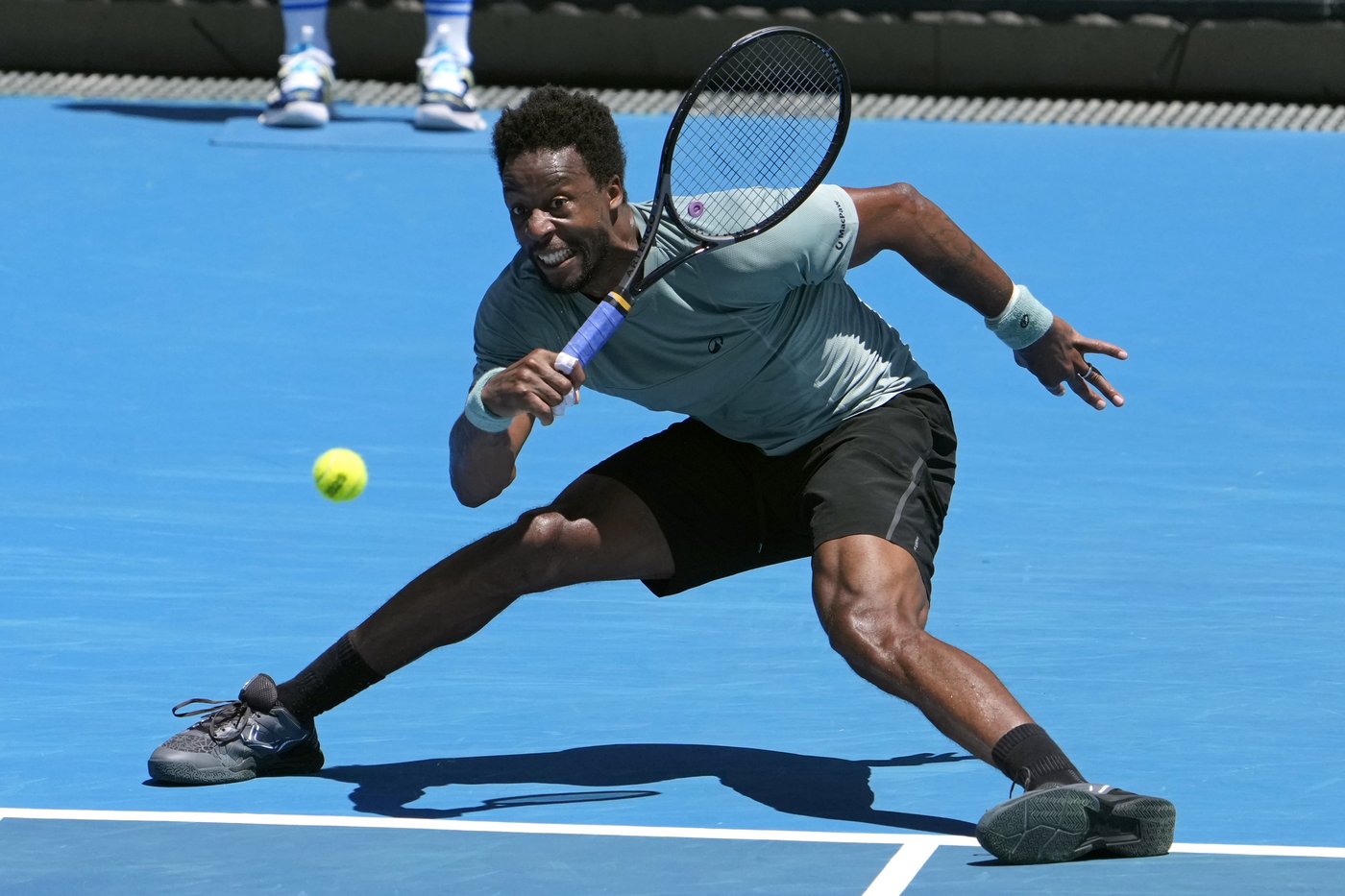 Monfils outduels fellow Frenchman in an Australian Open 1st-round match for the ages | iNFOnews.ca Monfils outduels fellow Frenchman in an Australian Open 1st-round match for the ages | iNFOnews.ca
