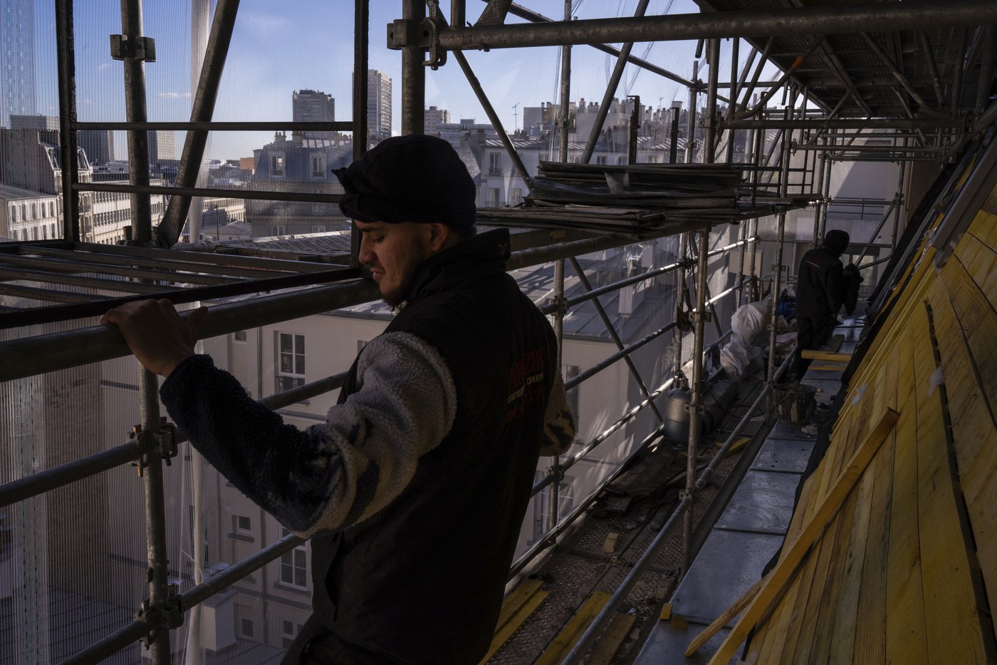 The roof restorers of Paris now have UNESCO World Heritage recognition | iNFOnews.ca
