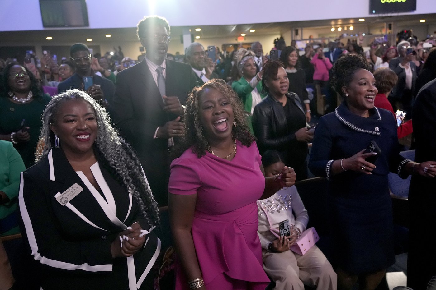 Harris urges Black churchgoers in Georgia to head out to vote and gets an assist from Stevie Wonder | iNFOnews.ca Harris urges Black churchgoers in Georgia to head out to vote and gets an assist from Stevie Wonder | iNFOnews.ca