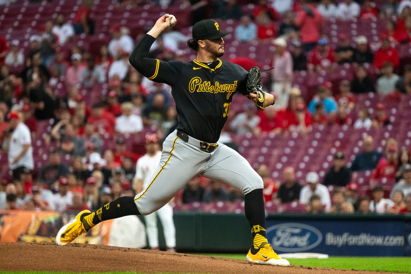 Pirates top Reds 4-3 in 11 innings, prevent Cincinnati from gaining ground in NL wild-card race | iNFOnews.ca Pirates top Reds 4-3 in 11 innings, prevent Cincinnati from gaining ground in NL wild-card race | iNFOnews.ca