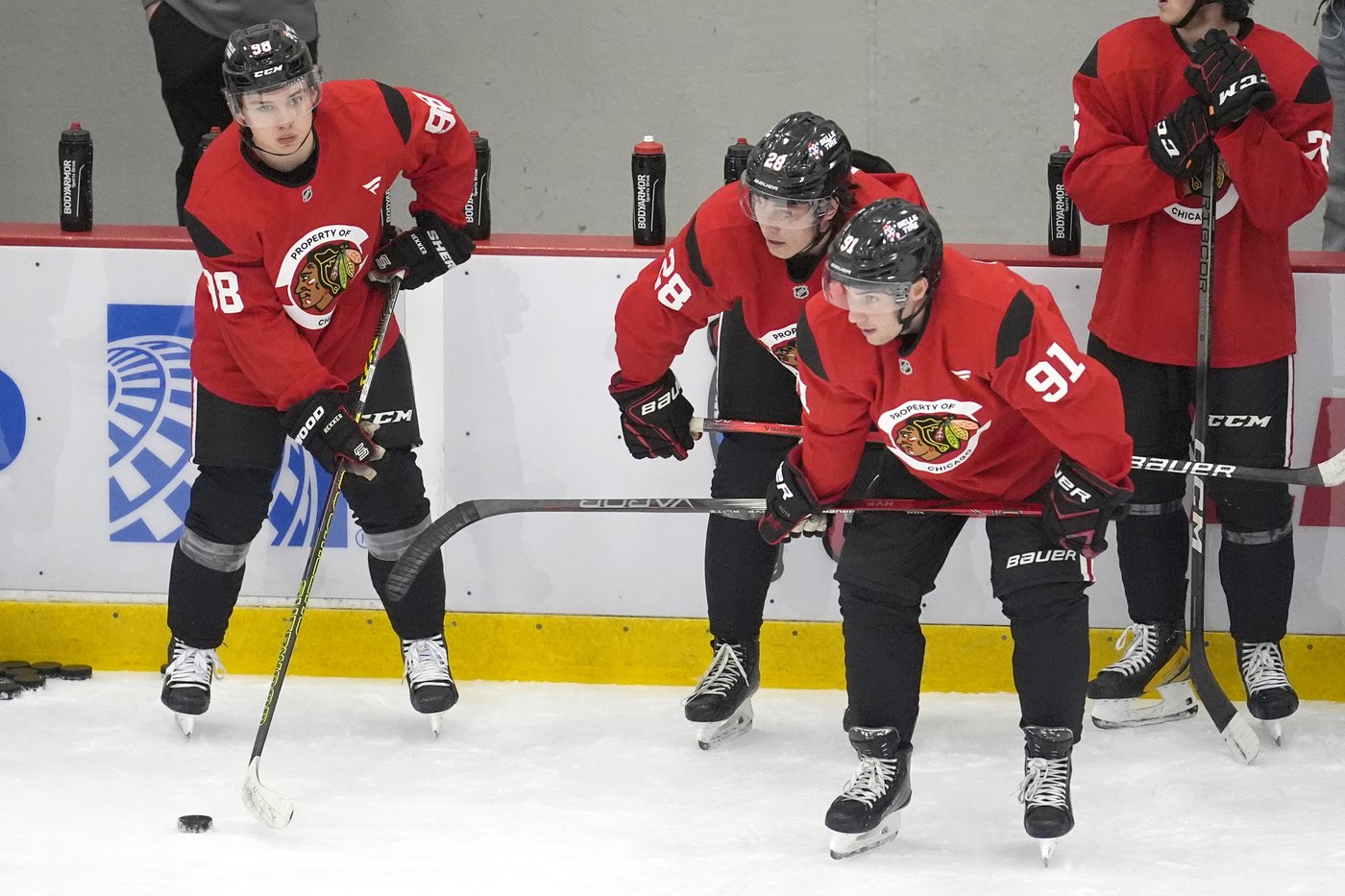 Blackhawks send F Frank Nazar and D Kevin Korchinski to the minors | iNFOnews.ca