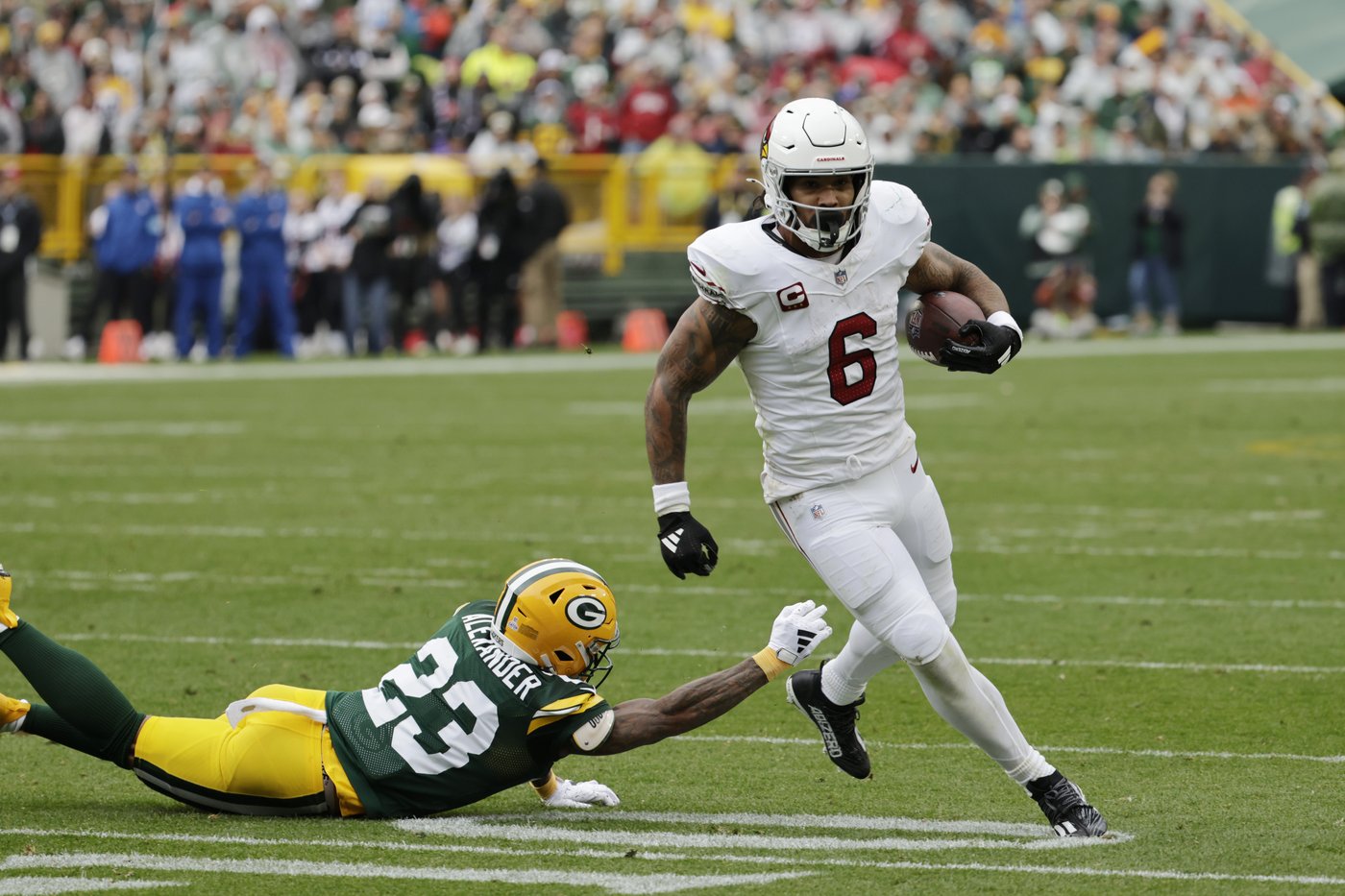 Doubs catches 2 TD passes in his return from a suspension to help Packers rout Cardinals 34-13 | iNFOnews.ca Doubs catches 2 TD passes in his return from a suspension to help Packers rout Cardinals 34-13 | iNFOnews.ca