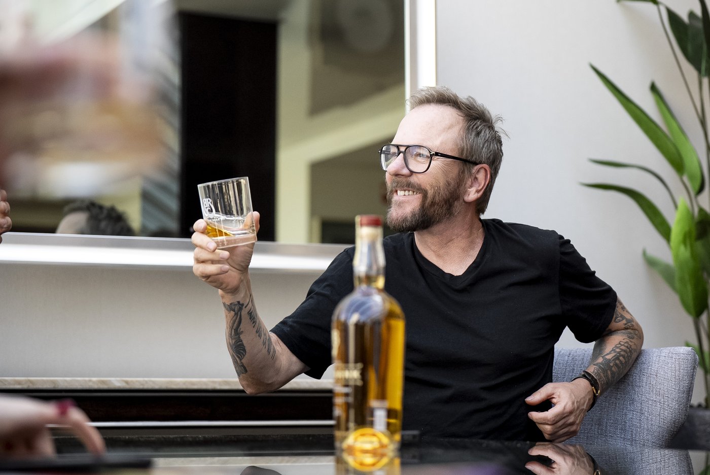 Kiefer Sutherland hopes Canada and U.S. can go back to being friends | iNFOnews.ca Kiefer Sutherland hopes Canada and U.S. can go back to being friends | iNFOnews.ca