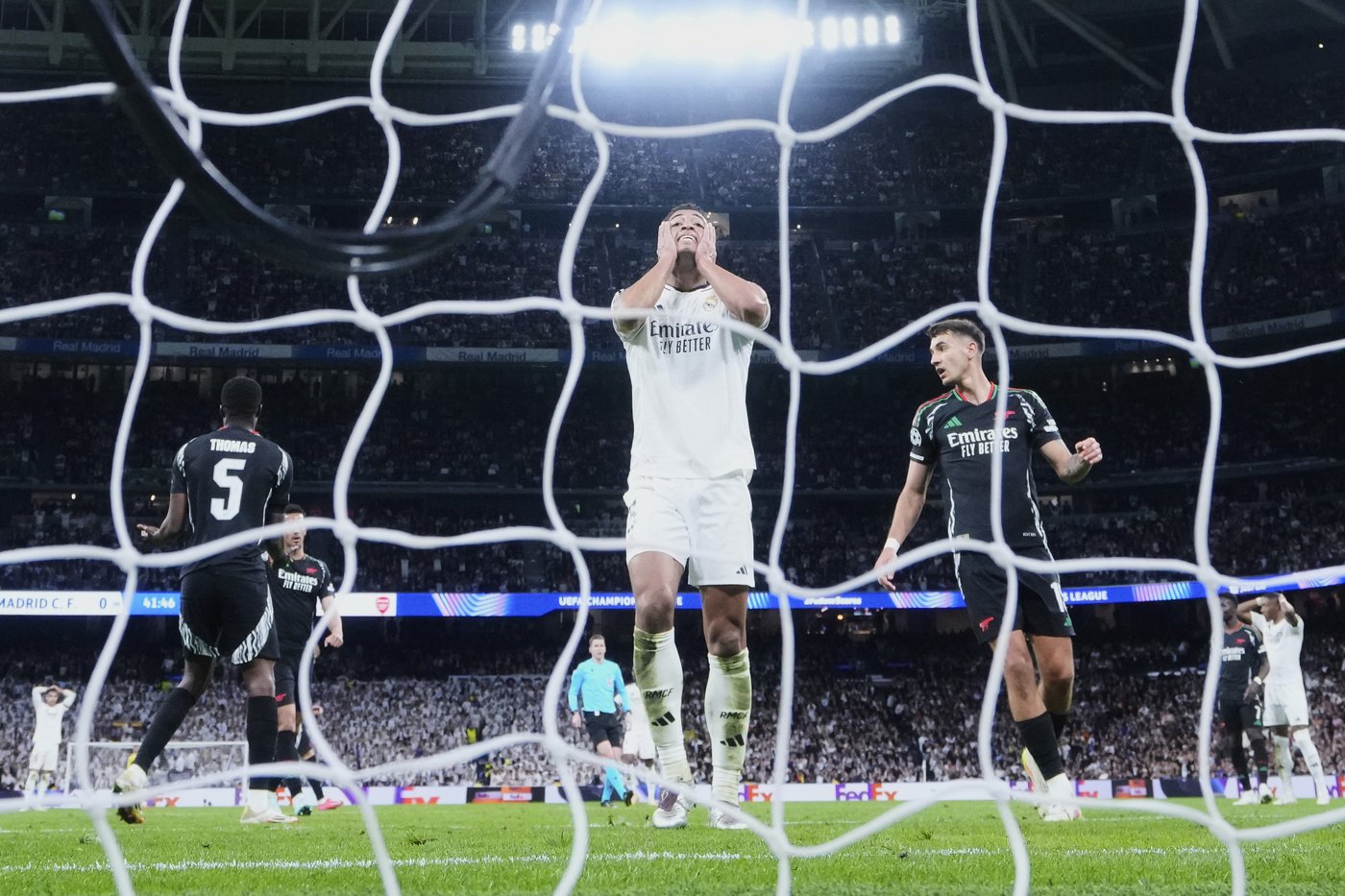 Courtois questions Real Madrid's 'individual' attack after lopsided loss to Arsenal | iNFOnews.ca