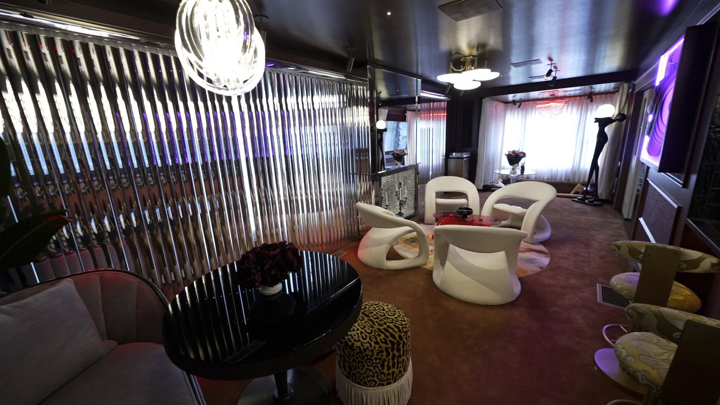 Prince fans can party overnight like it's 1999 with Airbnb rental of 'Purple Rain' house | iNFOnews.ca
