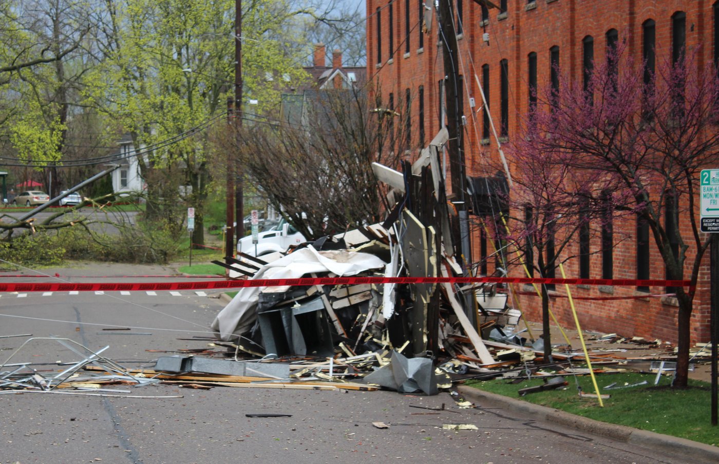 Floodwaters inundate Wisconsin streets, trapping drivers, as Midwest rebuilds after storms | iNwheels Floodwaters inundate Wisconsin streets, trapping drivers, as Midwest rebuilds after storms | iNwheels