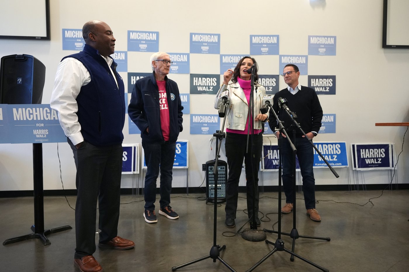 Amid worries that Democrats' blue wall may be cracking, governors hit the road for Kamala Harris | iNFOnews.ca