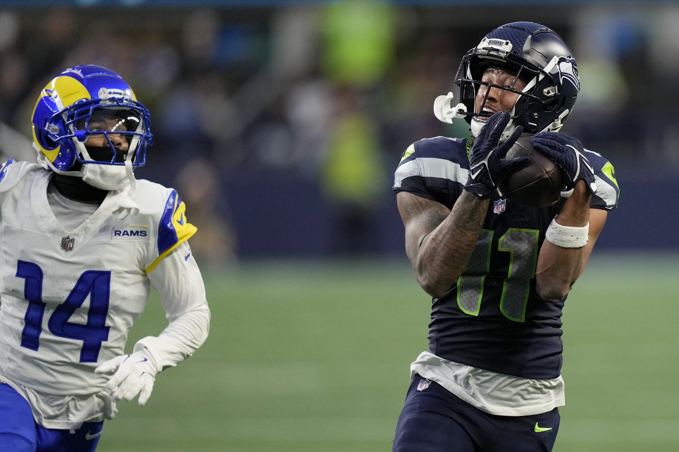Geno Smith and the Seahawks ride their pass-happy offense to the NFC West cellar | iNFOnews.ca