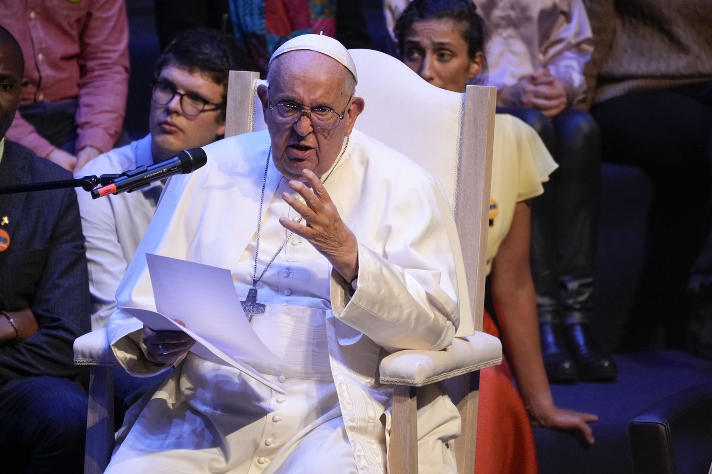 Belgian Catholic university denounces visiting pope's views on women after he digs in on their role | iNFOnews.ca Belgian Catholic university denounces visiting pope's views on women after he digs in on their role | iNFOnews.ca