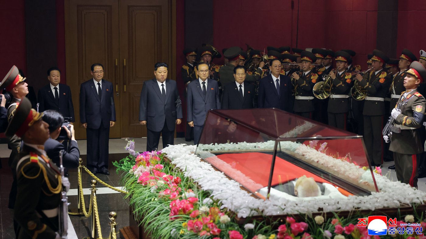 North Korea's longtime ceremonial head of state Kim Yong Nam has died | iNFOnews.ca