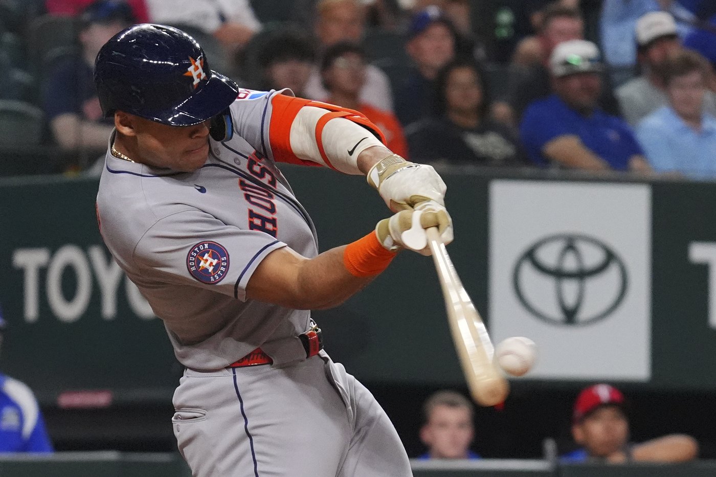 Christian Walker homer caps 6-run 7th for Astros in 6-3 win that ends Rangers' 6-game winning streak | iNFOnews.ca Christian Walker homer caps 6-run 7th for Astros in 6-3 win that ends Rangers' 6-game winning streak | iNFOnews.ca