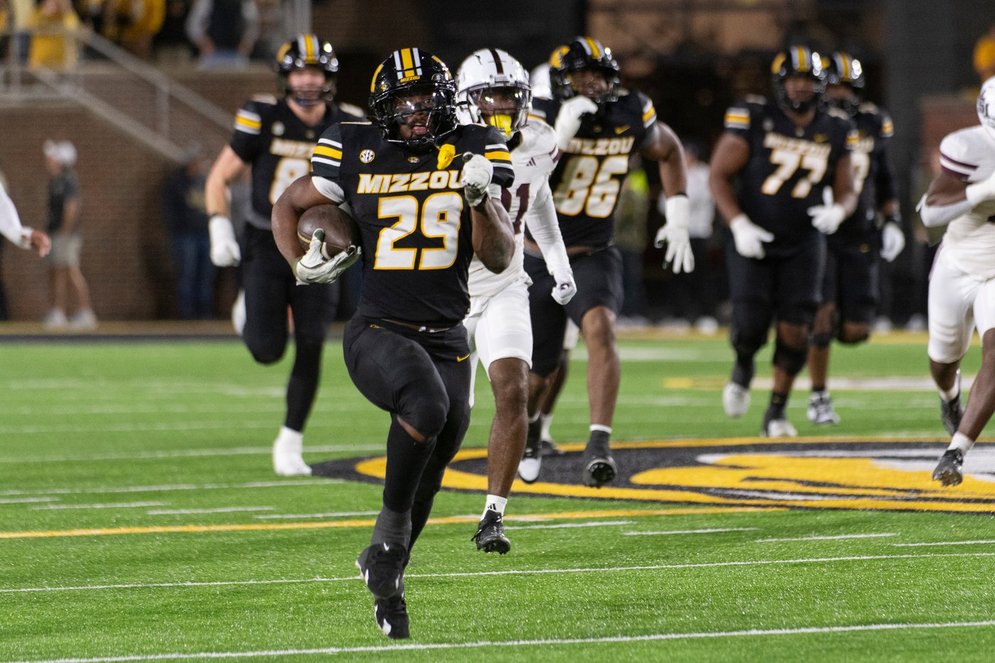 No. 8 Oklahoma and its stout defense to face No. 23 Missouri and its FBS rushing leader | iNFOnews.ca