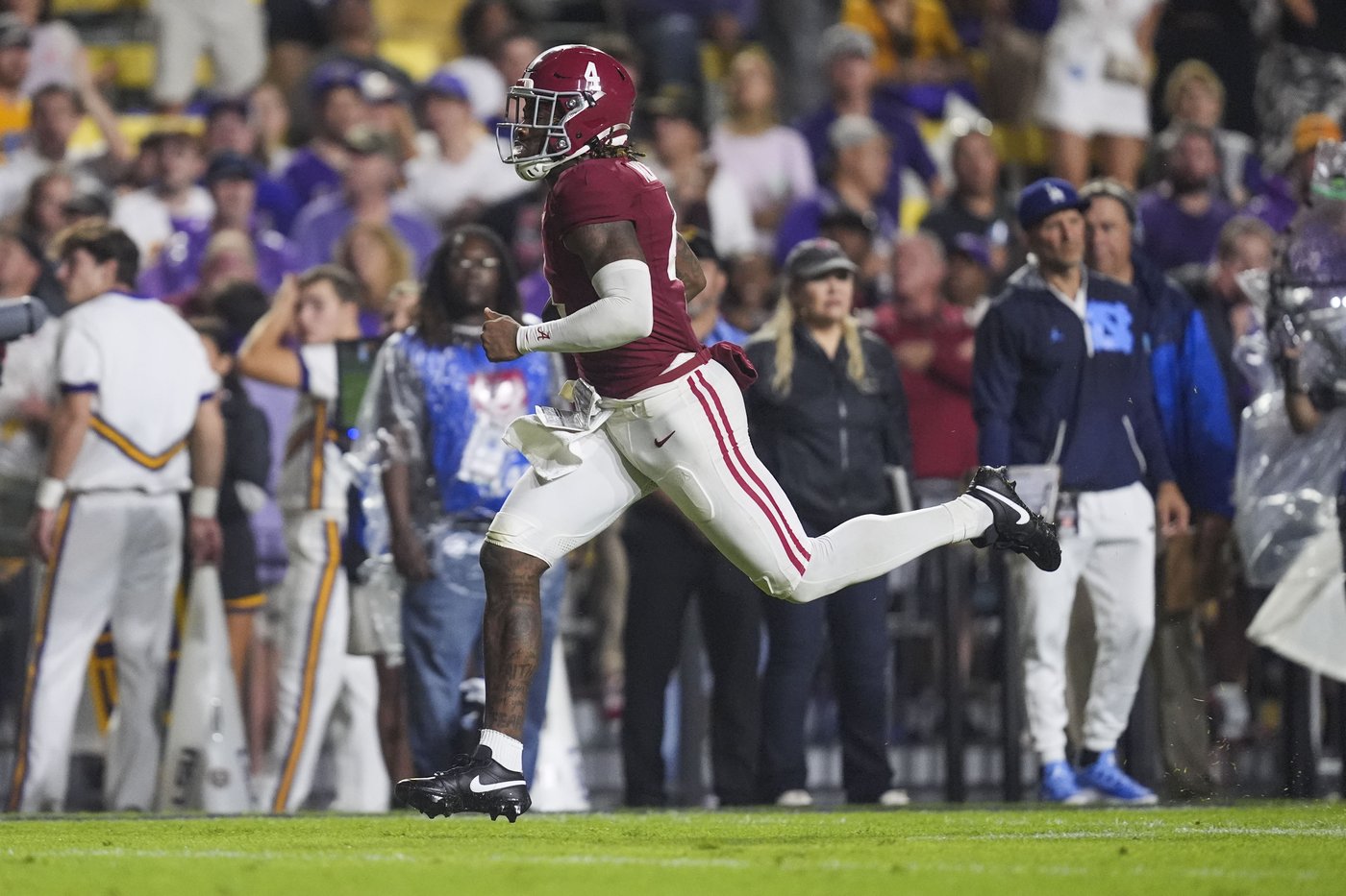 Jalen Milroe runs for career-high 185 yards and 4 TDs as No. 11 Alabama thrashes No. 14 LSU 42-13 | iNFOnews.ca Jalen Milroe runs for career-high 185 yards and 4 TDs as No. 11 Alabama thrashes No. 14 LSU 42-13 | iNFOnews.ca
