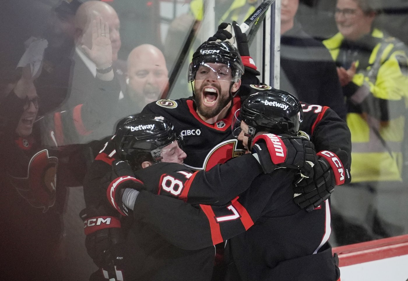 Sanderson scores winner, Sens top Leafs in OT to cut Battle of Ontario deficit to 3-1 | iNFOnews.ca Sanderson scores winner, Sens top Leafs in OT to cut Battle of Ontario deficit to 3-1 | iNFOnews.ca