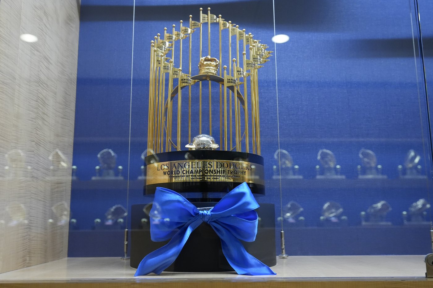 Dodgers to honor Valenzuela with No. 34 uniform patch during World Series and 2025 season | iNFOnews.ca