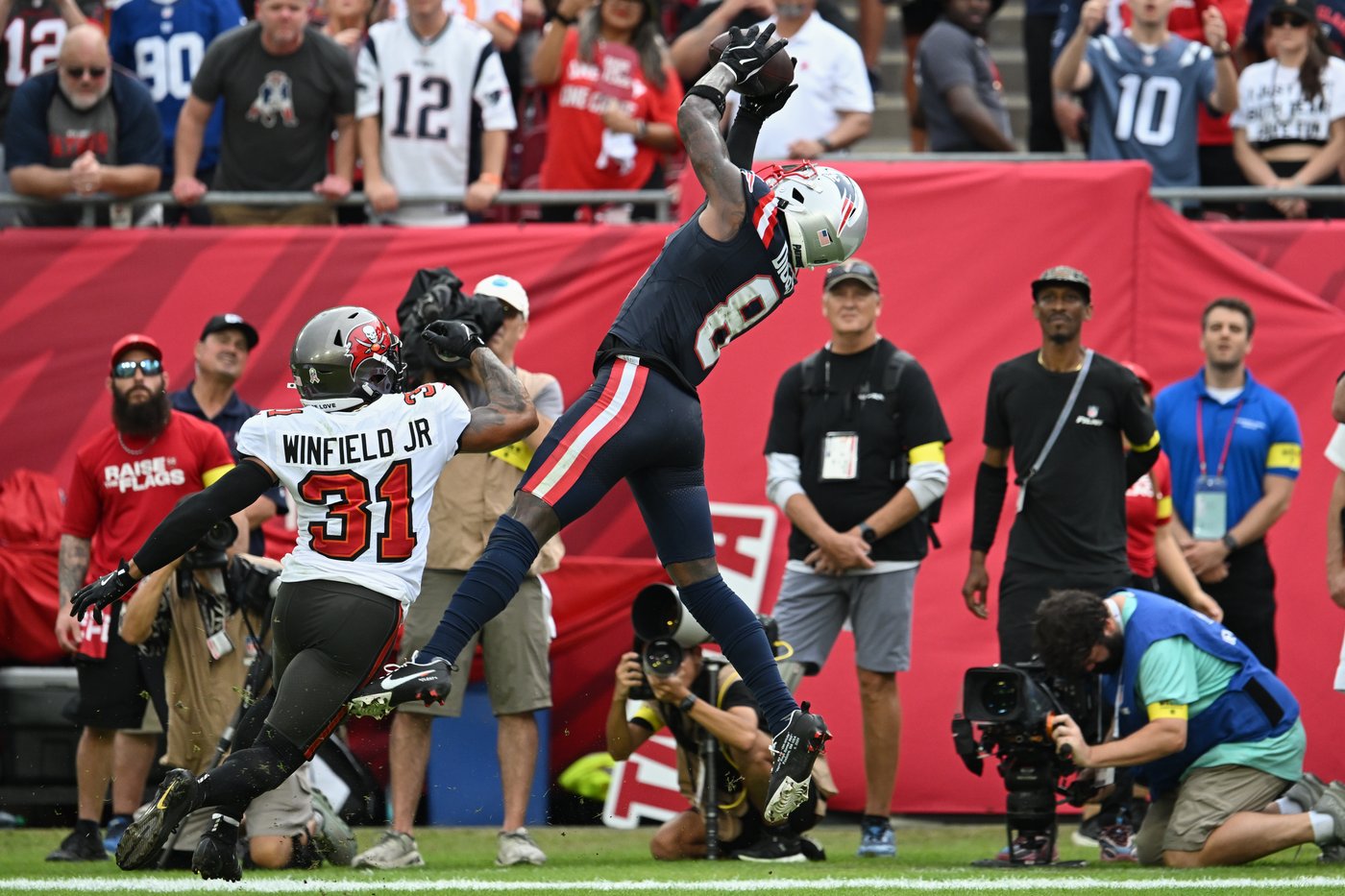 TreVeyon Henderson, Drake Maye lead the Patriots to a 28-23 victory over the Buccaneers | iNFOnews.ca