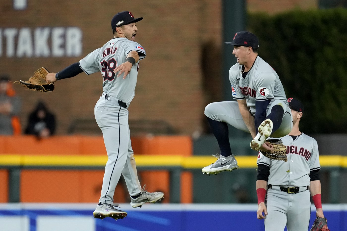 MLB moves start of Tigers-Guardians decisive ALDS Game 5 from night to day | iNFOnews.ca