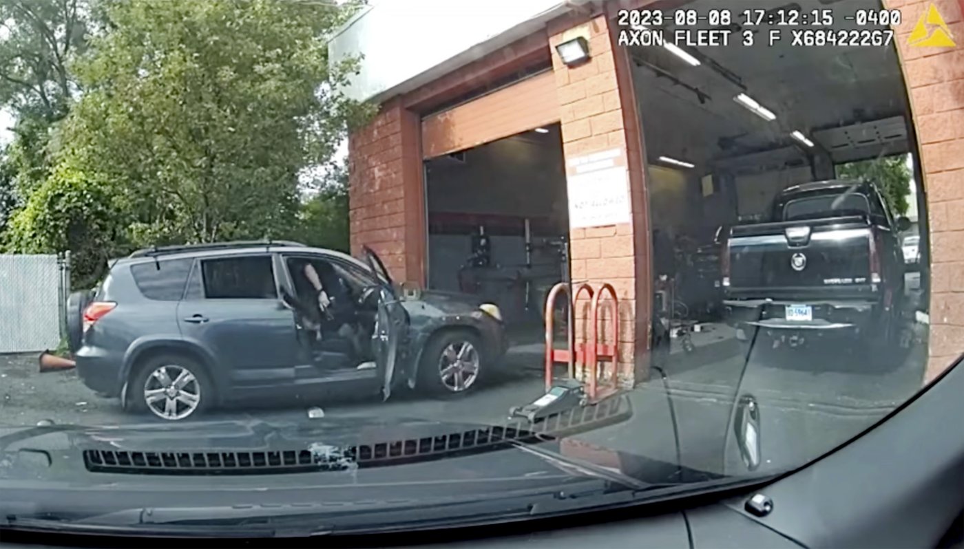 Connecticut officer found justified in fatal shooting of carjacking suspect | iNFOnews.ca Connecticut officer found justified in fatal shooting of carjacking suspect | iNFOnews.ca