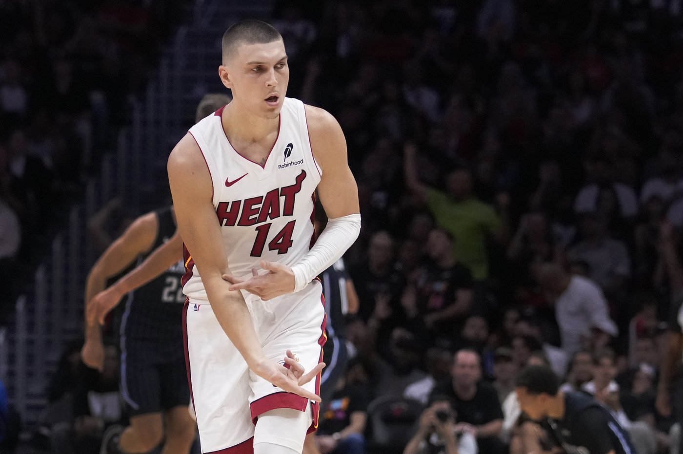 Banchero scores 33, Magic roll in 2nd half to beat Heat 116-97 on opening night | iNFOnews.ca Banchero scores 33, Magic roll in 2nd half to beat Heat 116-97 on opening night | iNFOnews.ca