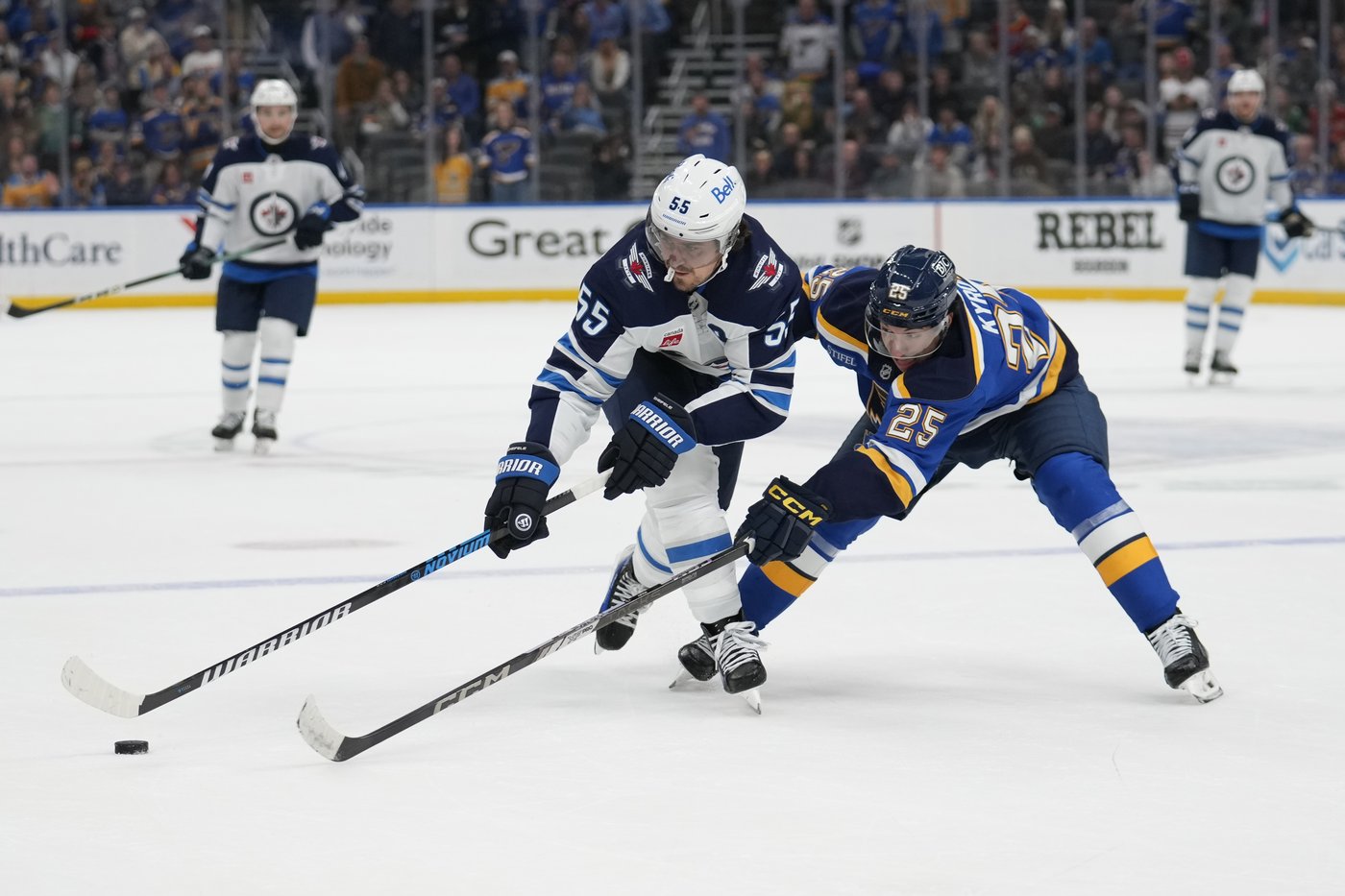 Hellebuyck stops 27 shots, lifts undefeated Jets to 3-2 win over Blues | iNFOnews.ca