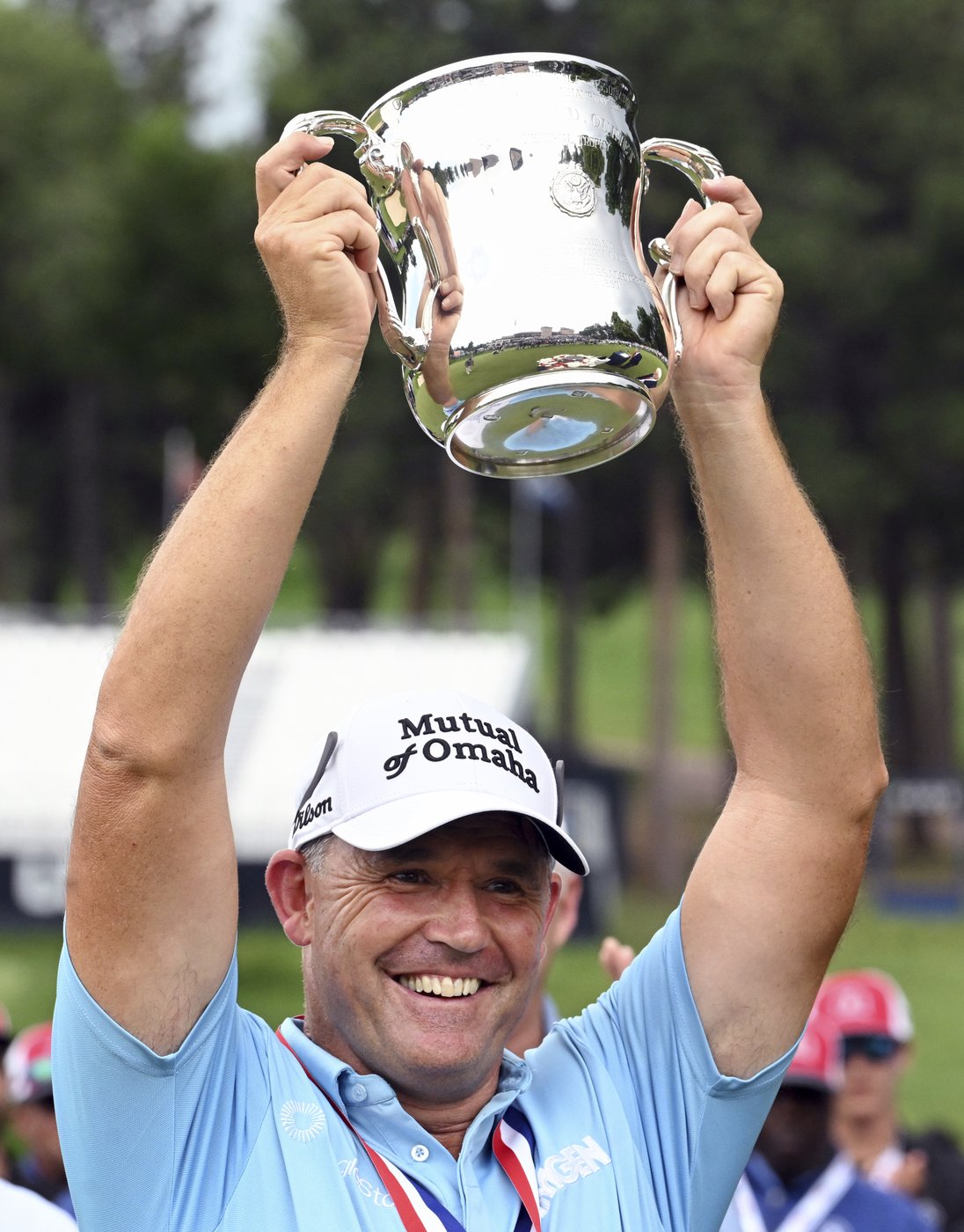 At US Senior Open, Harrington hangs on, wins head-to-head showdown with Cink | iNFOnews.ca