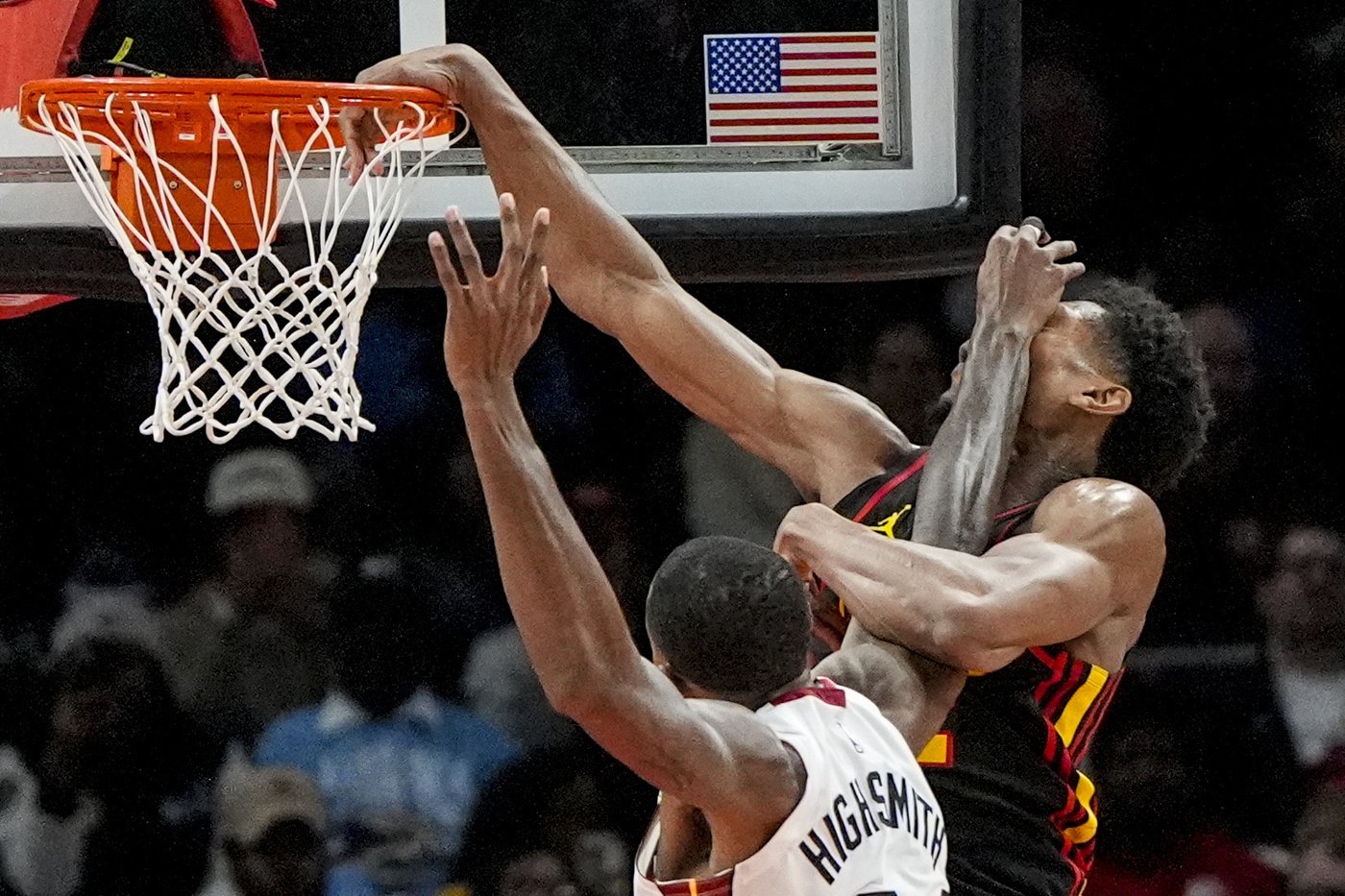 Hawks beat Heat 120-110 for 3rd straight win | iNFOnews.ca Hawks beat Heat 120-110 for 3rd straight win | iNFOnews.ca