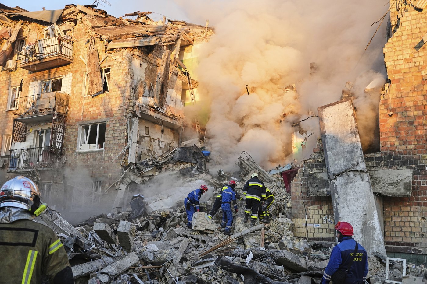A major Russian drone and missile attack on Kyiv kills at least 21 people | iNFOnews.ca A major Russian drone and missile attack on Kyiv kills at least 21 people | iNFOnews.ca
