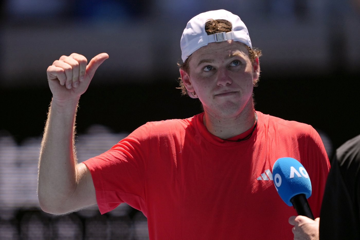 Alex Michelsen upsets Tsitsipas at the Australian Open and thanks his Mom | iNFOnews.ca Alex Michelsen upsets Tsitsipas at the Australian Open and thanks his Mom | iNFOnews.ca