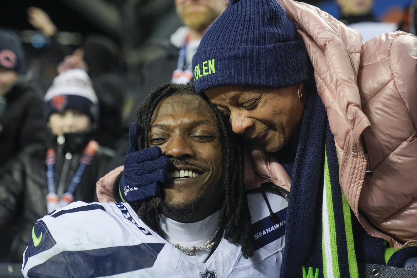 Woolen's late interception seals win as Seahawks beat struggling Bears 6-3 to boost playoff hopes | iNFOnews.ca