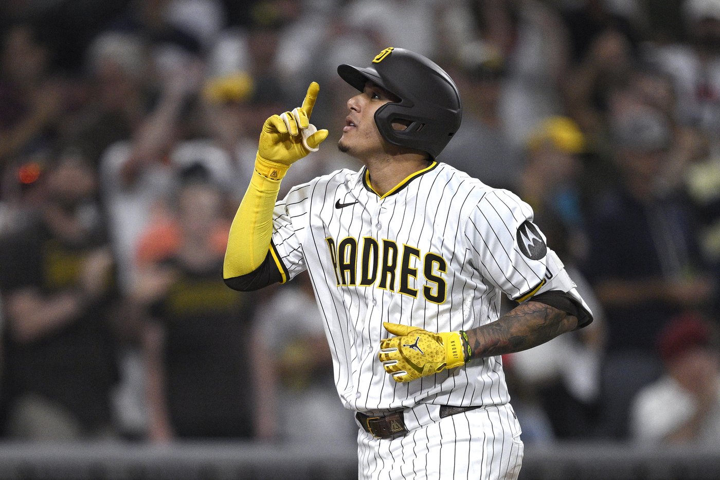 Fernando Tatis Jr. and Manny Machado hit leadoff homers in Padres' 4-3 win over Diamondbacks | iNFOnews.ca