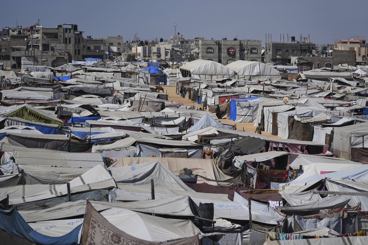 Israel backs an anti-Hamas armed group known for looting aid in Gaza. Here's what we know | iNFOnews.ca Israel backs an anti-Hamas armed group known for looting aid in Gaza. Here's what we know | iNFOnews.ca