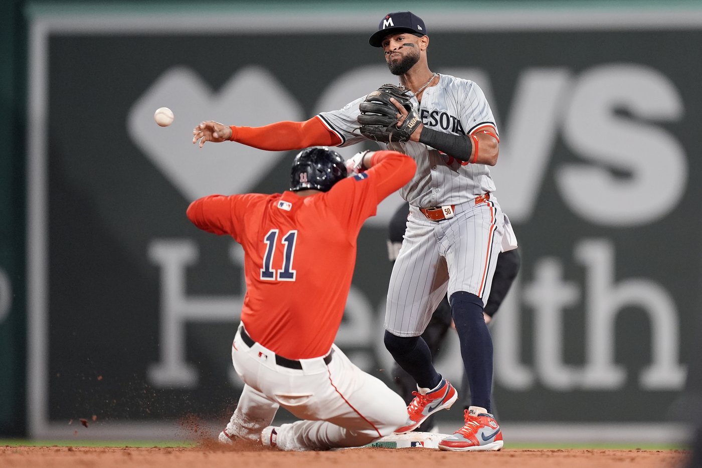 Larnach and Wallner get RBI singles in 12th, Twins beat Red Sox 4-2 | iNFOnews.ca