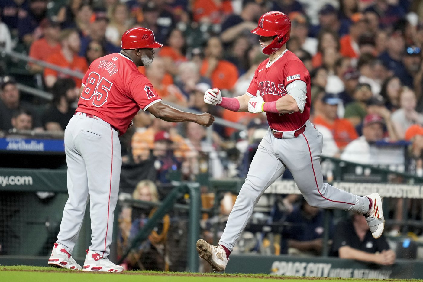 Alvarez and Tucker power Astros to 10-4 win over Angels | iNFOnews.ca Alvarez and Tucker power Astros to 10-4 win over Angels | iNFOnews.ca