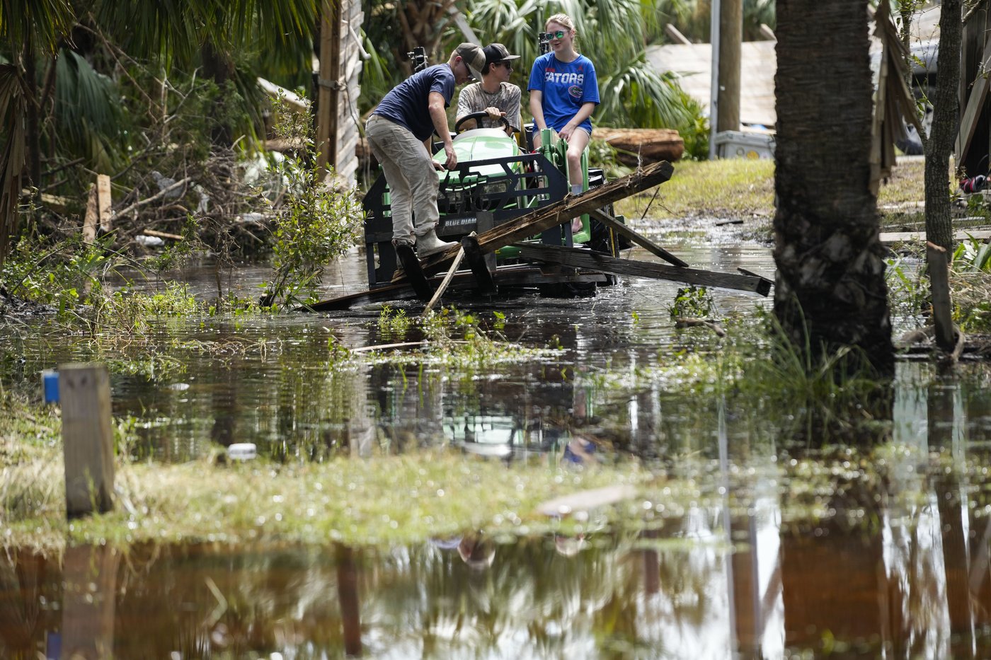 At least 64 dead after Helene's deadly march across the Southeast | iNFOnews.ca