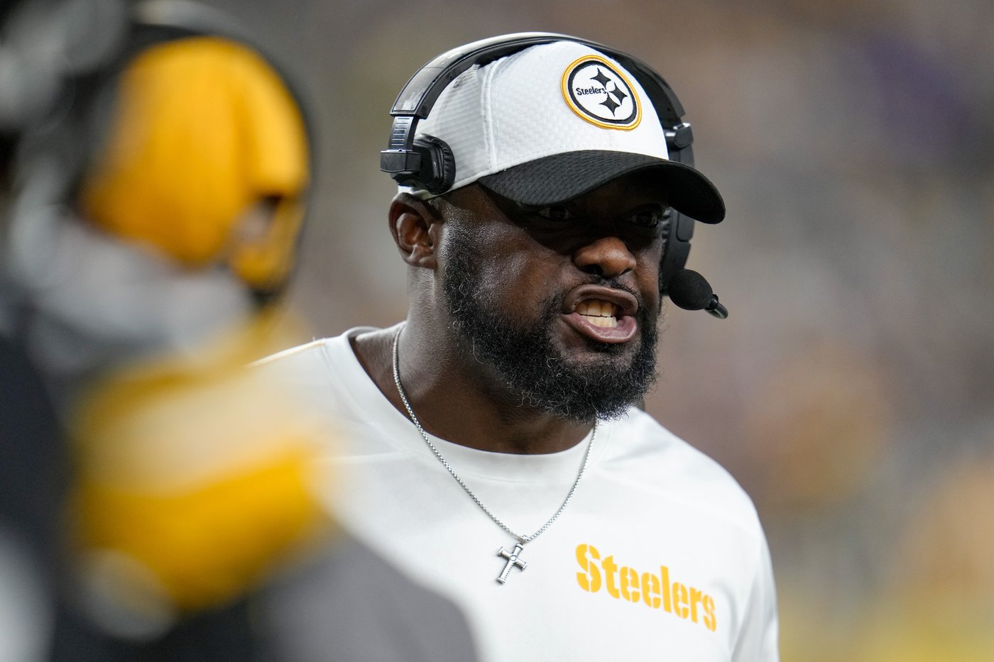 Steelers have cooled after their hot start and coach Mike Tomlin faces a choice at QB | iNFOnews.ca Steelers have cooled after their hot start and coach Mike Tomlin faces a choice at QB | iNFOnews.ca