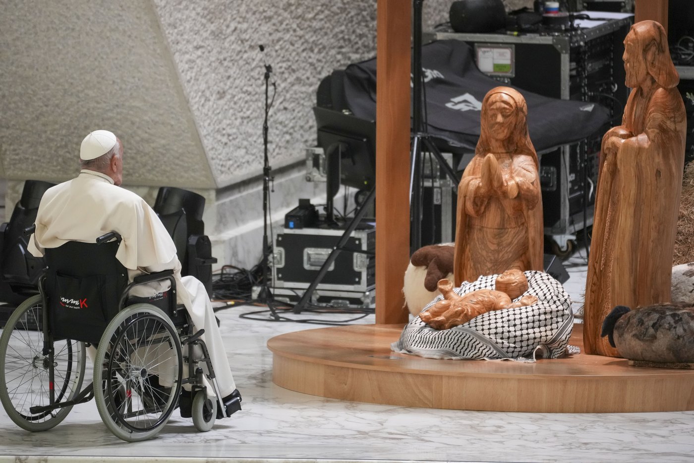 Vatican's keffiyeh Nativity scene raises eyebrows and then disappears - at least until Christmas Eve | iNFOnews.ca Vatican's keffiyeh Nativity scene raises eyebrows and then disappears - at least until Christmas Eve | iNFOnews.ca