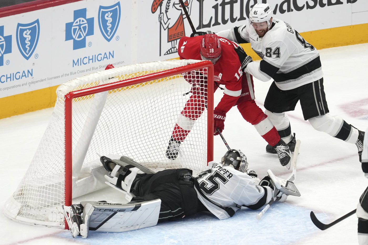 NHL roundup: Kasper, Raymond lead Red Wings to 5-2 win over Kings | iNFOnews.ca