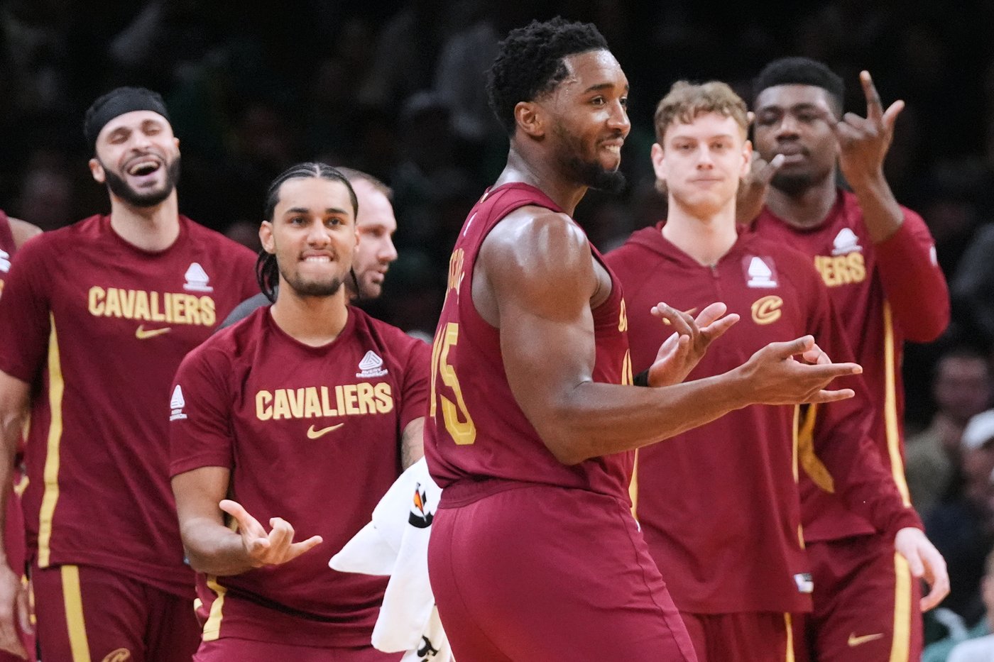 Donovan Mitchell joins Jarrett Allen on sideline as injuries pile up for Cavs | iNFOnews.ca