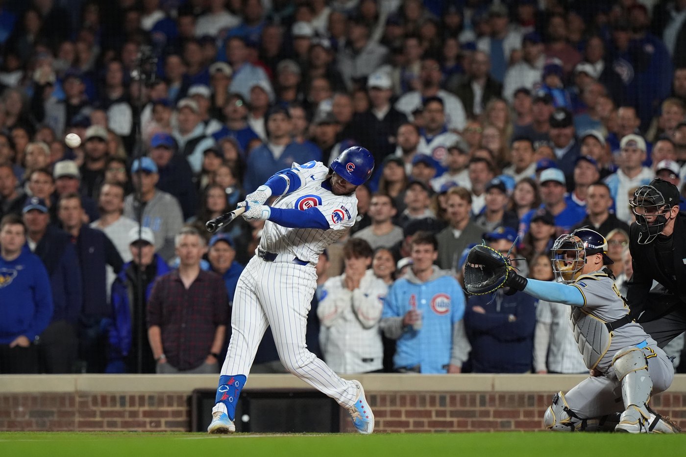 Ian Happ's homer sets the tone for the Cubs in a playoff victory against the Brewers | iNFOnews.ca Ian Happ's homer sets the tone for the Cubs in a playoff victory against the Brewers | iNFOnews.ca