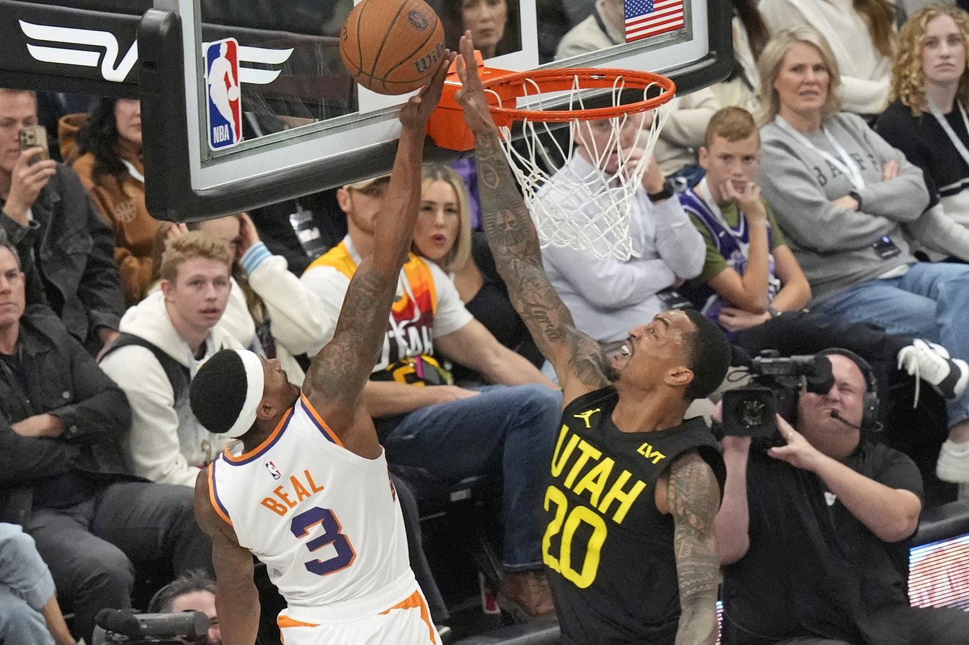 Booker scores 31, leads Suns to 120-112 victory over Jazz in the teams' NBA Cup opener | iNFOnews.ca Booker scores 31, leads Suns to 120-112 victory over Jazz in the teams' NBA Cup opener | iNFOnews.ca