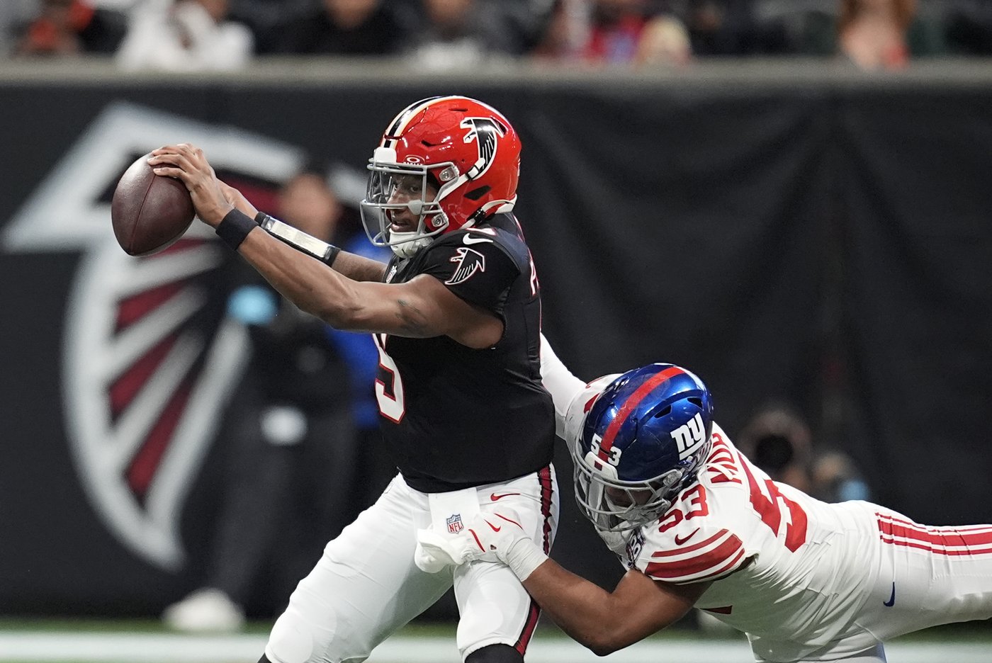 With rookie QB Penix showing poise in starting debut, the Falcons again control their playoff hopes | iNFOnews.ca With rookie QB Penix showing poise in starting debut, the Falcons again control their playoff hopes | iNFOnews.ca