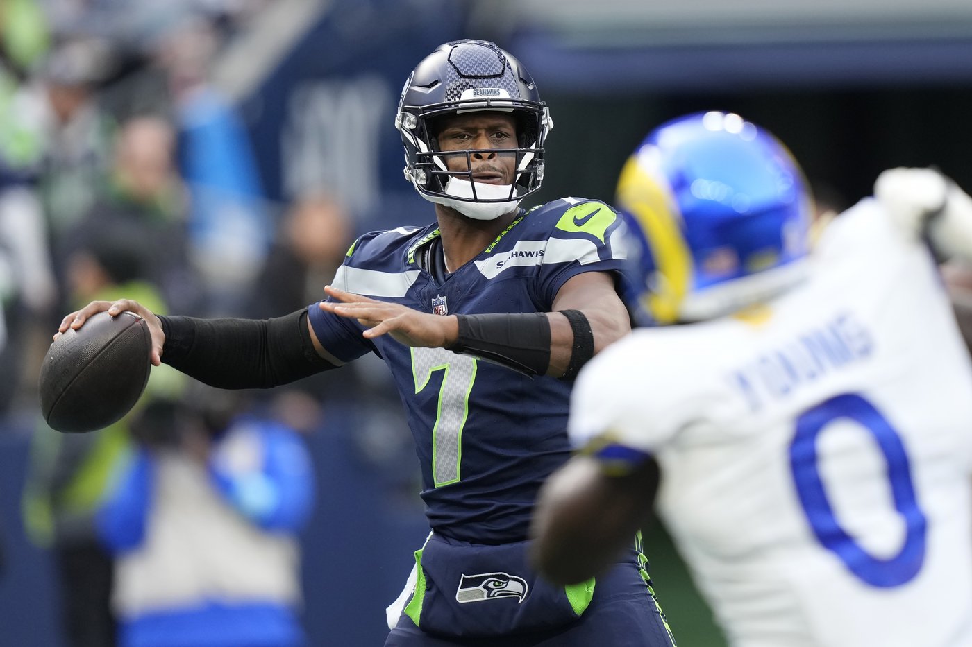 Geno Smith and the Seahawks ride their pass-happy offense to the NFC West cellar | iNFOnews.ca