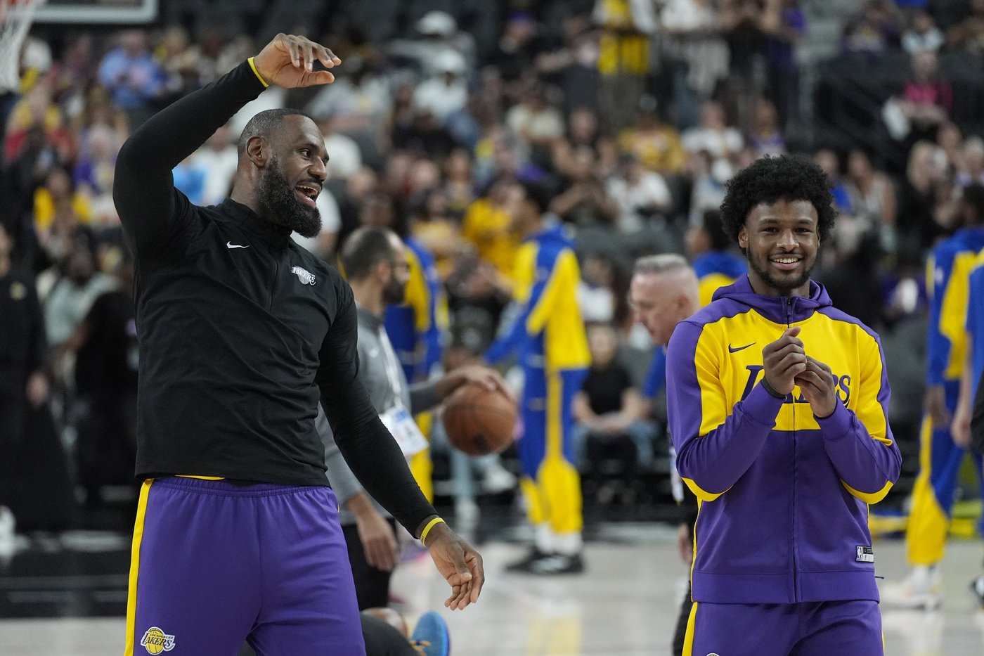 Lakers' annual preseason game in Las Vegas brings enthusiasm to potential NBA market | iNFOnews.ca Lakers' annual preseason game in Las Vegas brings enthusiasm to potential NBA market | iNFOnews.ca