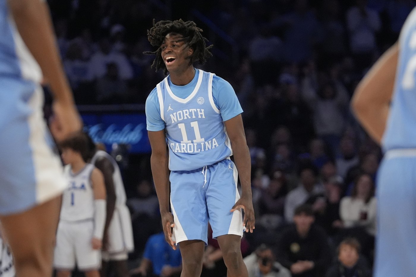 RJ Davis rallies North Carolina past No. 18 UCLA 76-74 in CBS Sports Classic | iNFOnews.ca