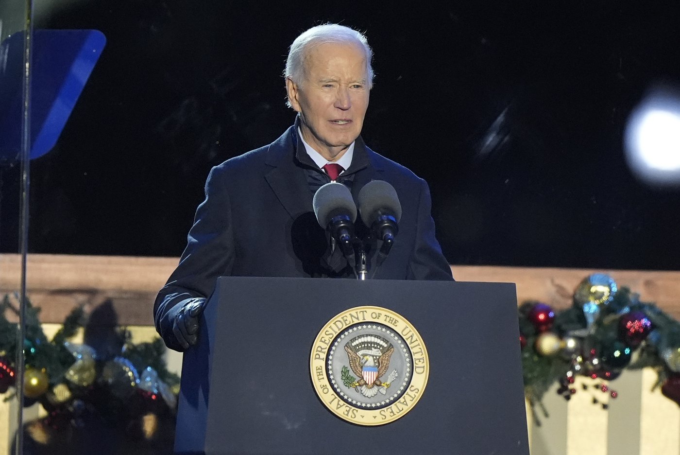 Biden at tree lighting says his holiday wish is for US to continue to seek light, liberty and love | iNFOnews.ca Biden at tree lighting says his holiday wish is for US to continue to seek light, liberty and love | iNFOnews.ca