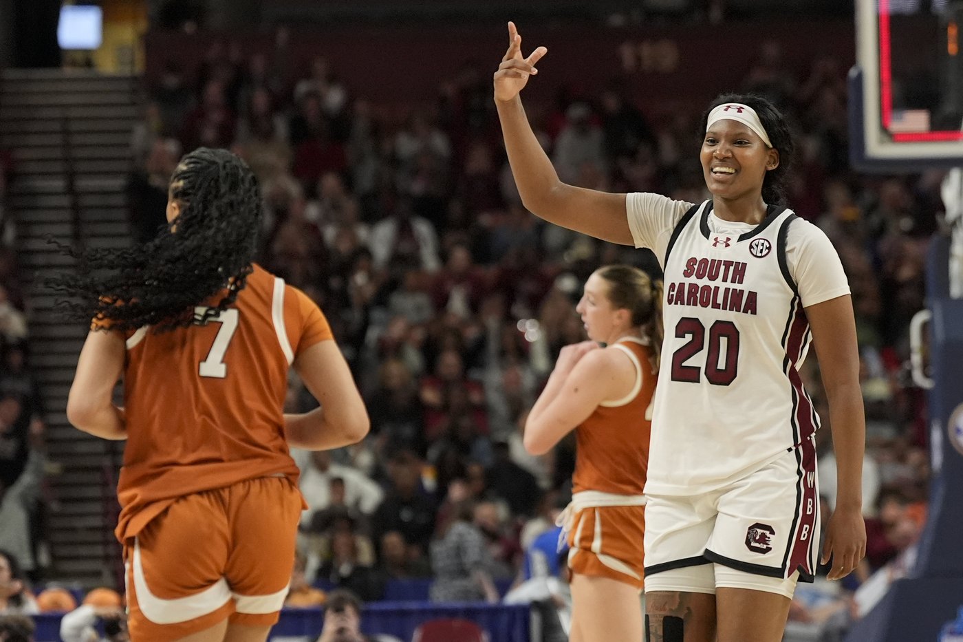 South Carolina trio seeking 3rd national title in four years as March Madness start | iNFOnews.ca