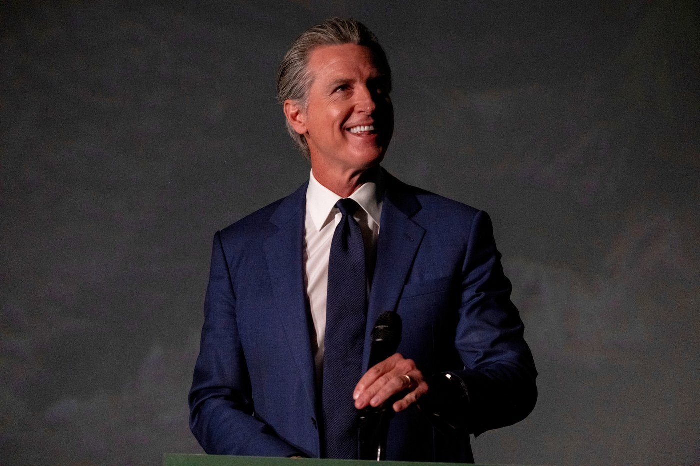 California Gov. Gavin Newsom extends cap-and-trade program aimed at curbing carbon emissions | iNFOnews.ca California Gov. Gavin Newsom extends cap-and-trade program aimed at curbing carbon emissions | iNFOnews.ca