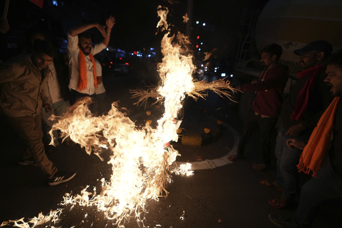 Supporters of Bangladesh Nationalist Party hold protest march as tensions continue with India | iNFOnews.ca