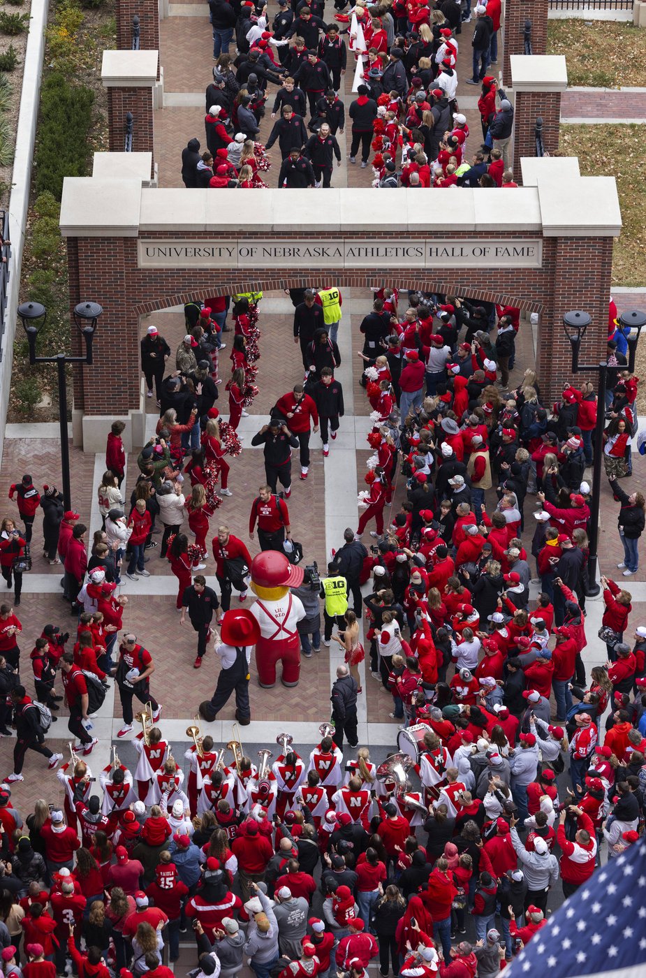 UCLA defense holds off Nebraska late, Bruins win 27-20 for their second straight victory | iNFOnews.ca UCLA defense holds off Nebraska late, Bruins win 27-20 for their second straight victory | iNFOnews.ca